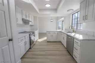 Photo #4: 2730193 Listing