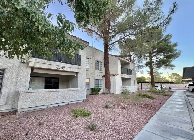 MLS: 2730196 Condo For Sale