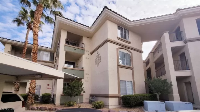 MLS: 2730201 Condo For Sale