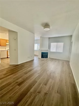 Photo #3: 2730219 Listing 