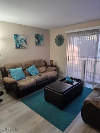 Photo #1: 2730262 Listing