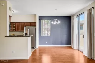 Photo #6: 2730264 Listing
