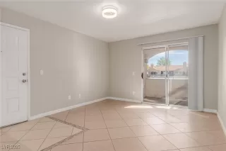 Photo #4: 2730271 Listing