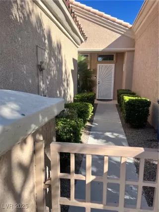 Photo #1: 2730287 Listing 