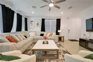 Photo #5: 2730299 Listing