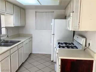 Photo #4: 2730304 Listing 