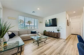 Photo #3: 2730345 Listing