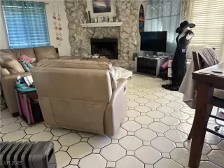 Photo #3: 2730360 Listing