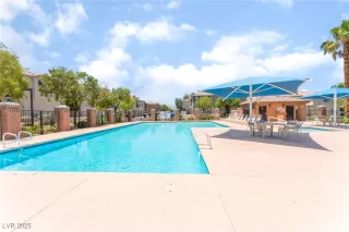 Photo #2: 2730368 Listing 