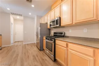 Photo #5: 2730368 Listing 