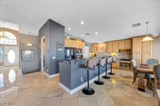 Photo #2: 2730374 Listing
