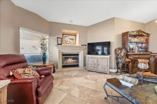 Photo #4: 2730374 Listing
