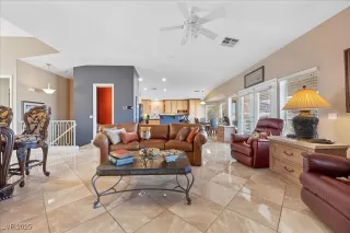 Photo #5: 2730374 Listing