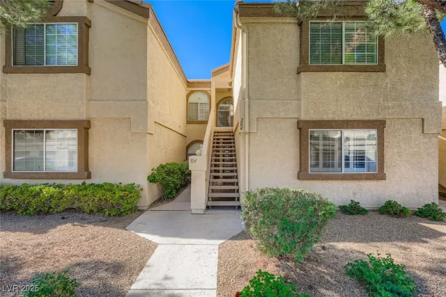 MLS: 2730466 Condo For Sale