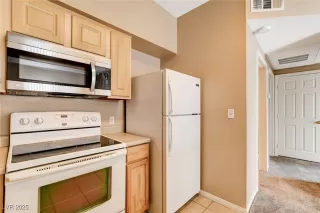 Photo #4: 2730472 Listing 