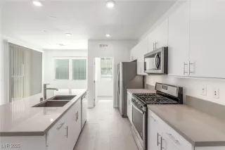 Photo #1: 2730481 Listing