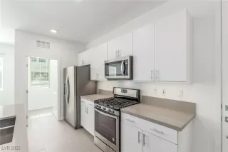 Photo #2: 2730481 Listing