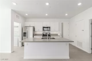 Photo #4: 2730481 Listing