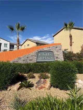 Photo #2: 2730487 Listing