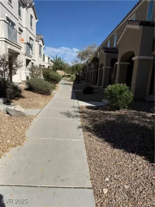 Photo #4: 2730487 Listing