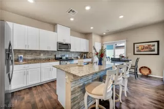 Photo #3: 2730499 Listing