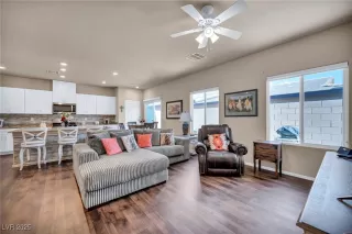 Photo #5: 2730499 Listing