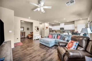 Photo #6: 2730499 Listing