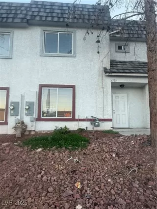 Photo #1: 2730500 Listing 