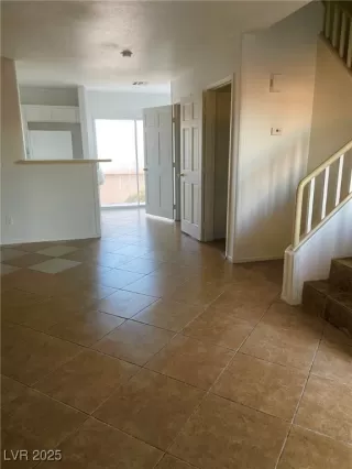 Photo #5: 2730500 Listing 