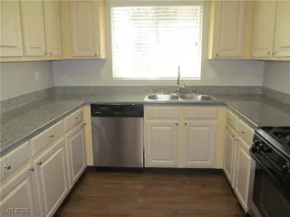 Photo #6: 2730520 Listing 