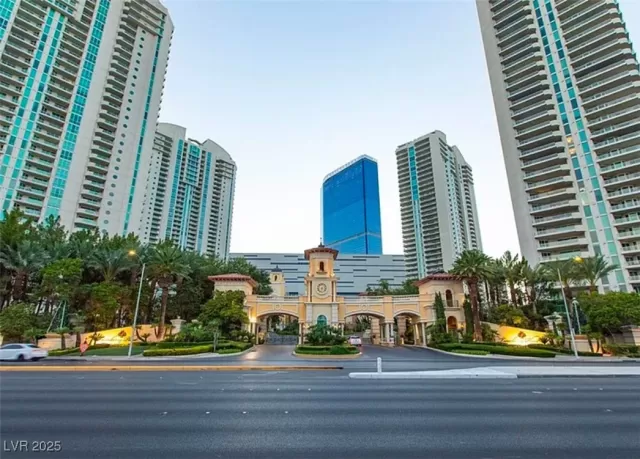 MLS: 2730522 Condo For Sale