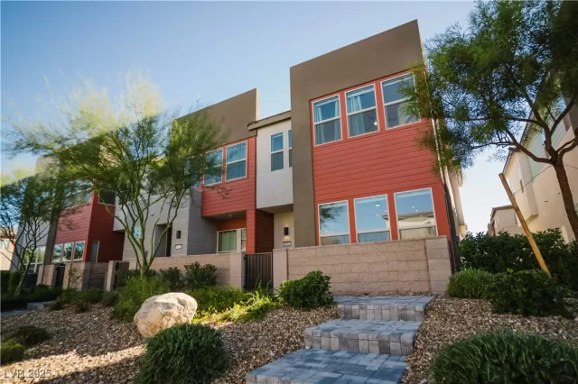 MLS: 2730534 Condo For Sale