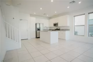 Photo #1: 2730534 Listing