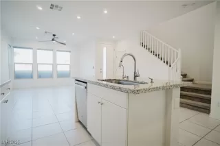 Photo #2: 2730534 Listing