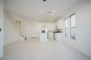 Photo #4: 2730534 Listing