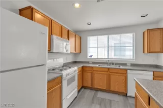 Photo #4: 2730538 Listing