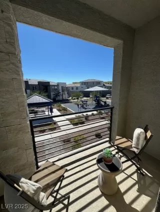 Photo #4: 2730544 Listing