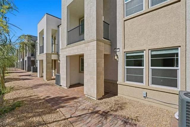 MLS: 2730545 Condo For Sale