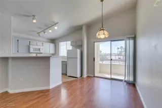 Photo #3: 2730556 Listing
