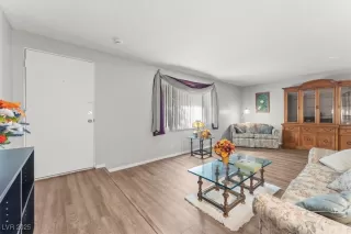 Photo #3: 2730575 Listing 