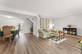 Photo #5: 2730575 Listing 