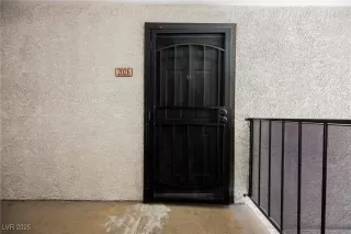 Photo #2: 2730592 Listing