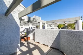 Photo #4: 2730593 Listing