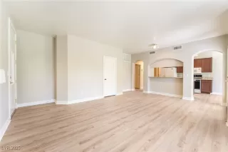 Photo #6: 2730595 Listing