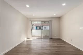 Photo #2: 2730645 Listing