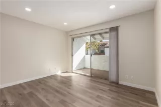 Photo #4: 2730645 Listing