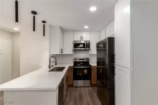 Photo #6: 2730645 Listing