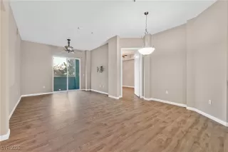 Photo #4: 2730648 Listing