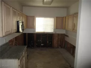 Photo #4: 2730664 Listing