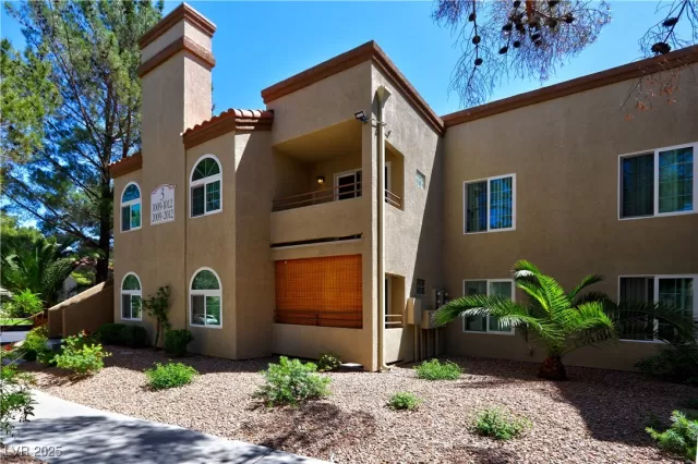 MLS: 2730670 Condo For Sale